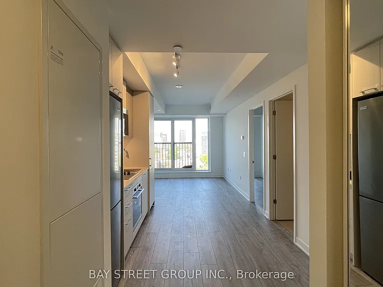 10 Oak St #902 — Photo 16