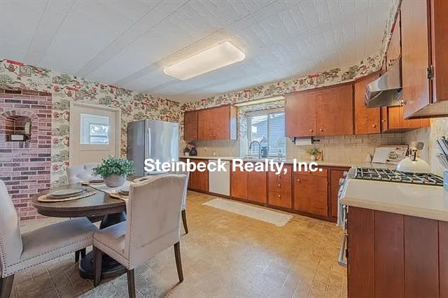 1125 Kimball Ave — Photo 8