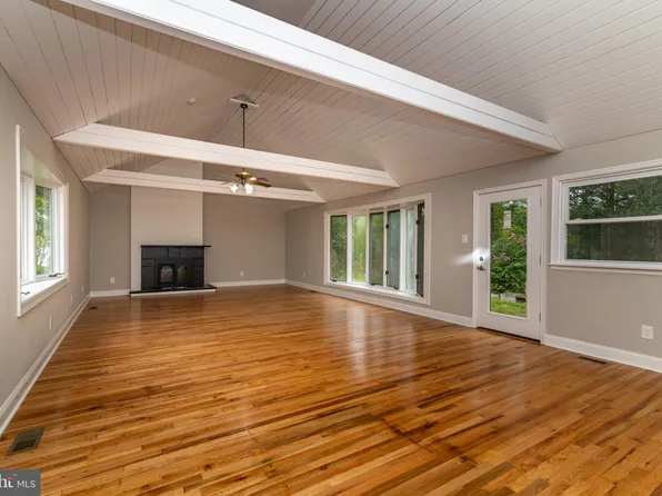 15 Sepulga Dr, Browns Mills, NJ 08015