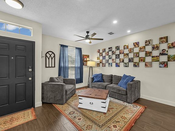 4th image of 540 Linacre Dr