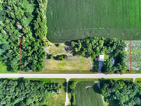 3rd image of 2601 County Road 14 NE