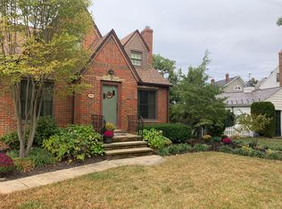 324 Cornwall Rd, Rocky River, OH 44116