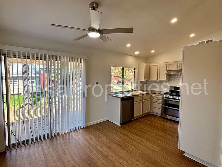 194 S Loretta St — Photo 6