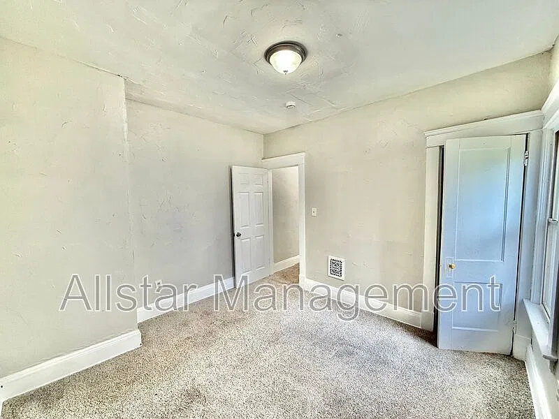 2 bed, 1.0 bath, 1000 sqft, $1,000 — Photo 4