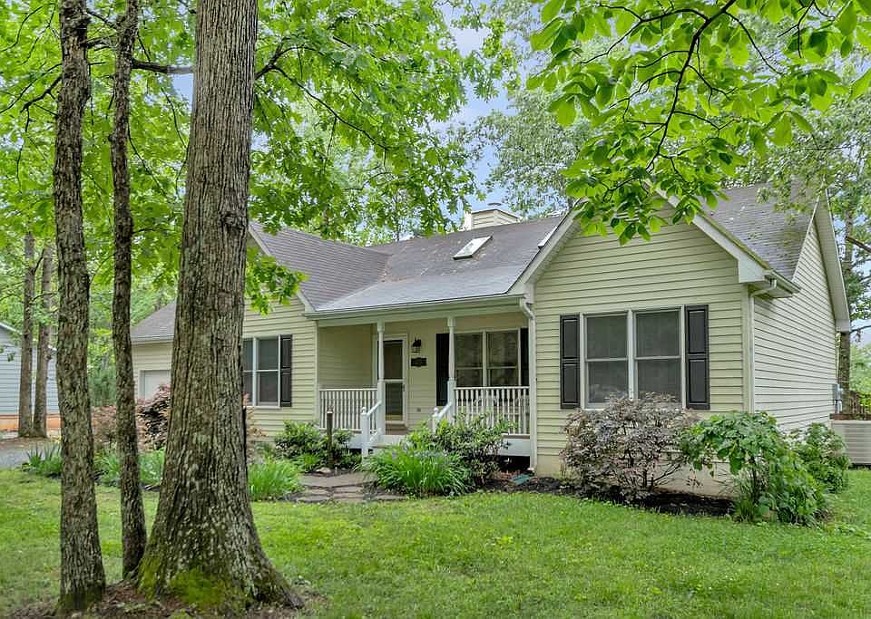 1st image of 115 Jefferson Dr