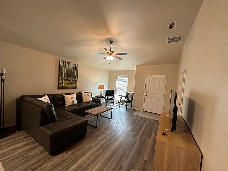 13804 Uvalde Ave — Photo 2