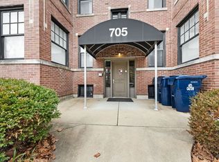 705 Interdrive St #1SW, Saint Louis, MO 63130