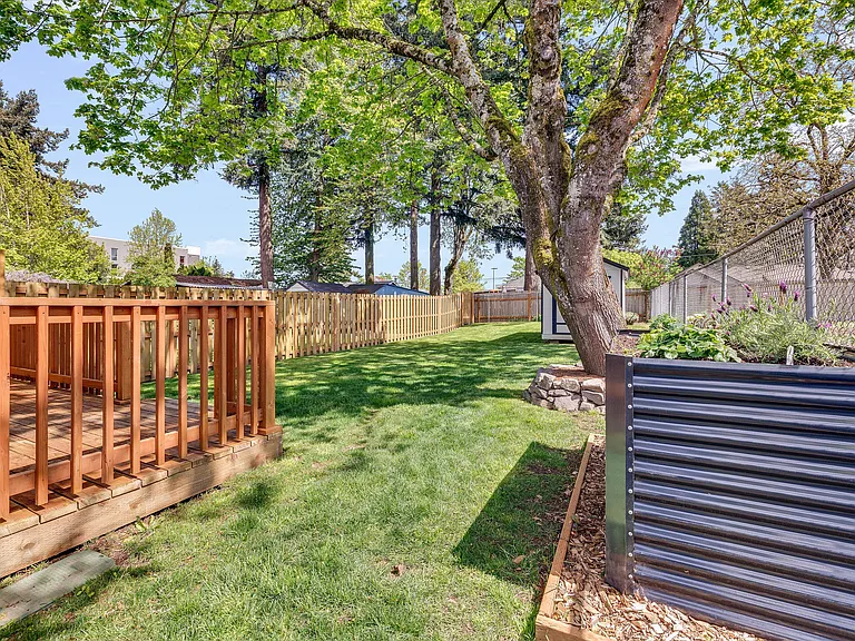 1244 NE 118th Ave — Photo 11