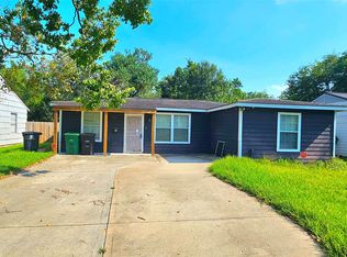 5215 Myrtlewood St, Houston, TX 77033