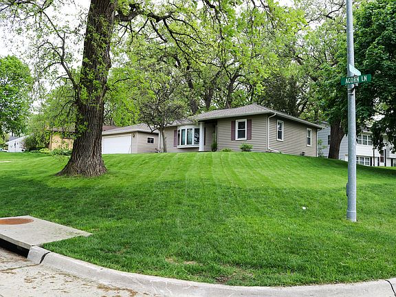 2nd image of 2703 Acorn Ln