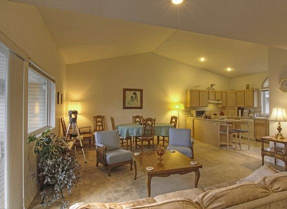 4th image of 223 E Rockwood Blvd #3