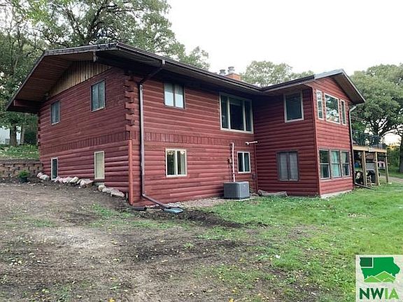 5th image of 319 Oak Knoll Dr