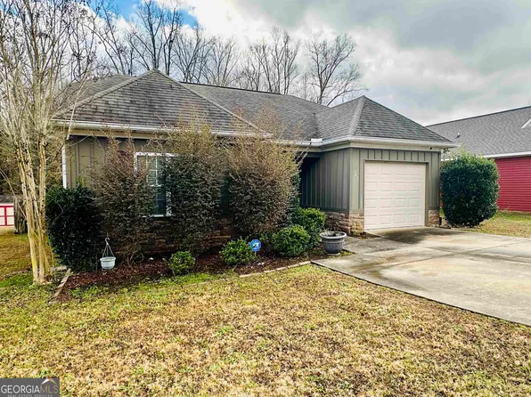1082 Riverwood Dr, Valley, AL 36854