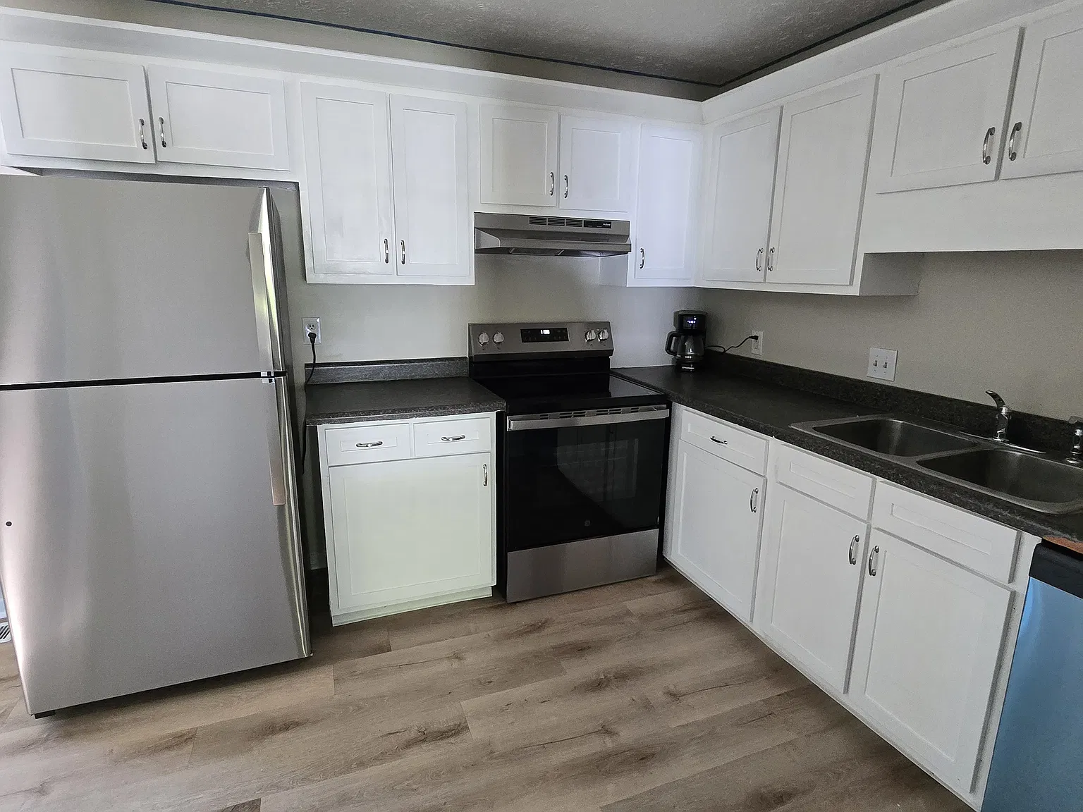 4 bed, 1712 sqft, $1,850 — Photo 2
