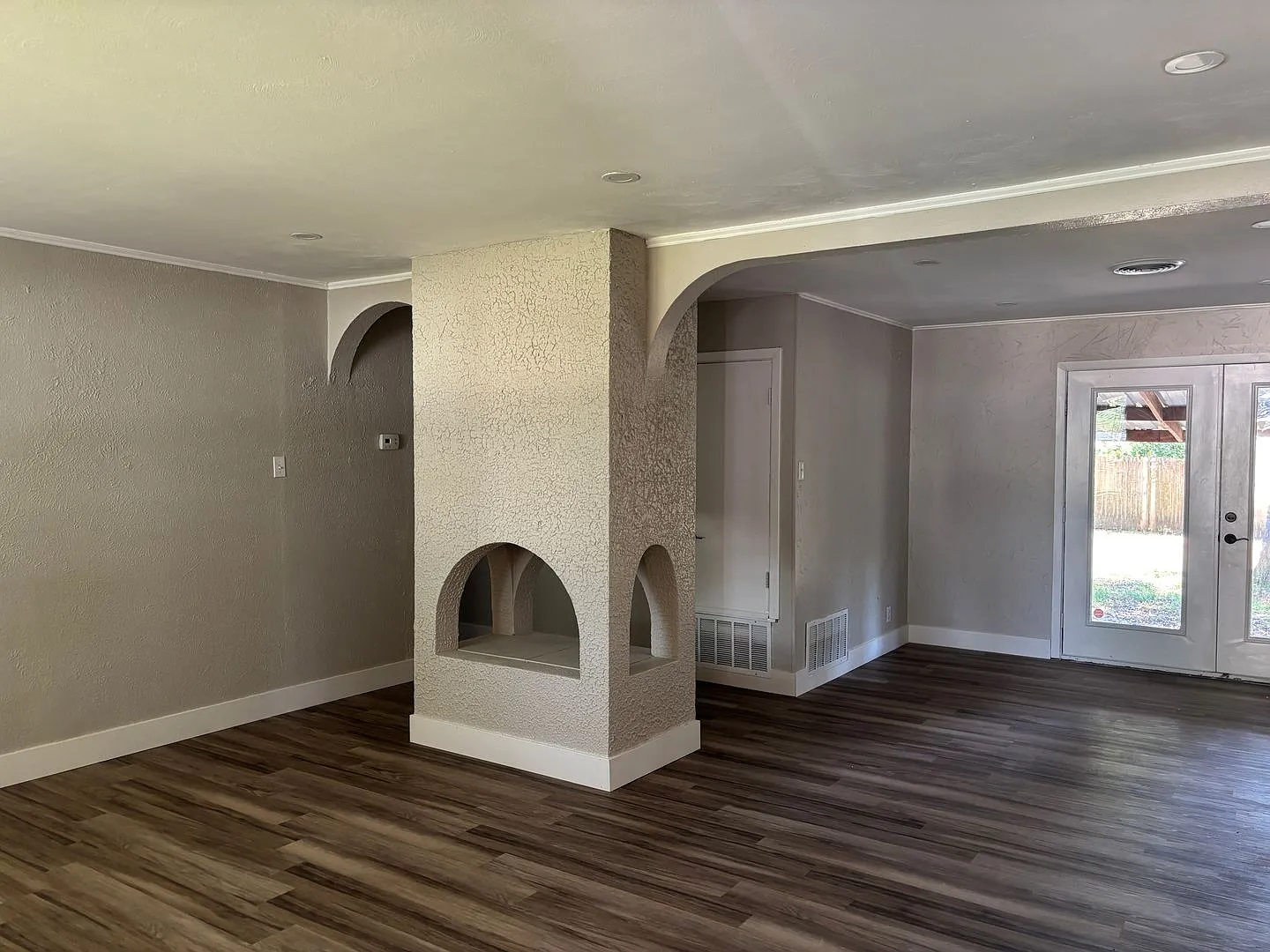 Nicely Remodeled 3/2 in West Sherman! — Photo 2