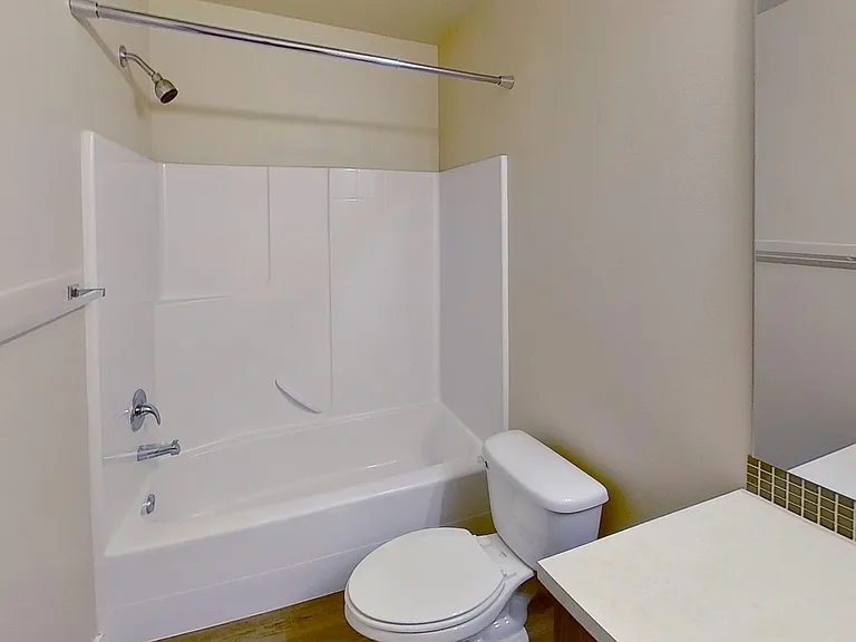 530 Greenwood Dr SW #102 — Photo 12