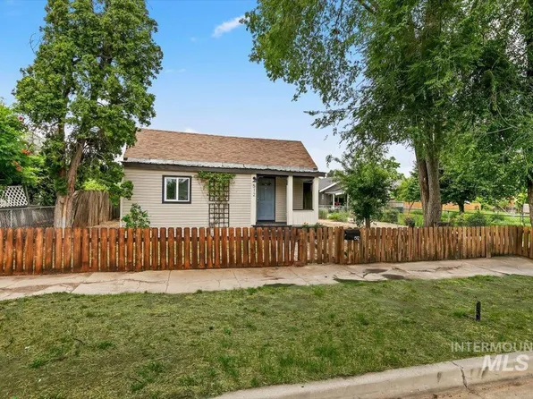 512 15th Ave N, Nampa, ID 83687
