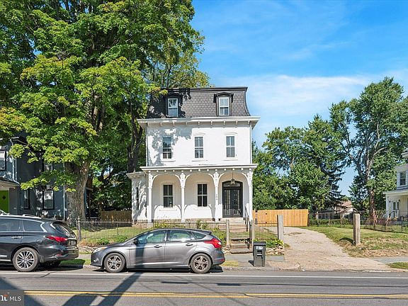 2nd image of 105 E Upsal St
