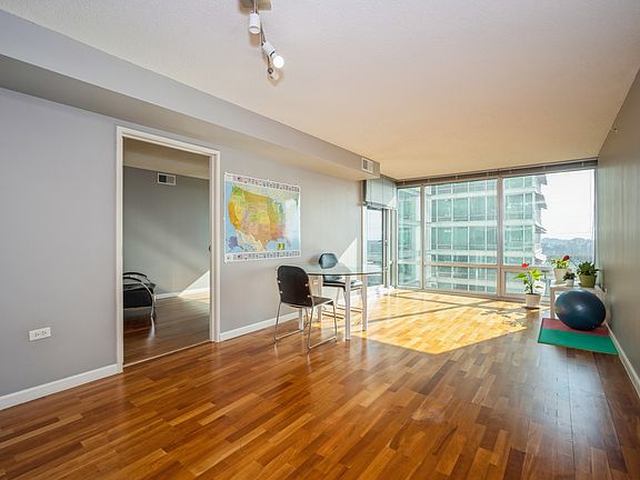 3rd image of 9655 Woods Dr #905