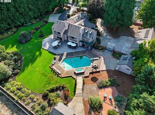 24960 NE Prairie View Dr, Aurora, OR 97002