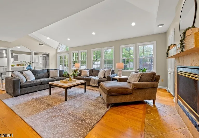 33 Exeter Rd — Photo 15