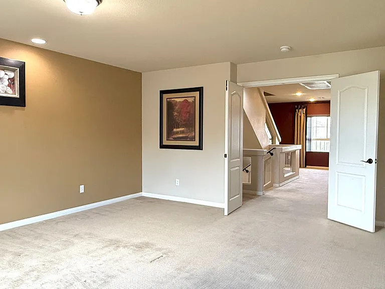 6825 Philharmonic Ave — Photo 25