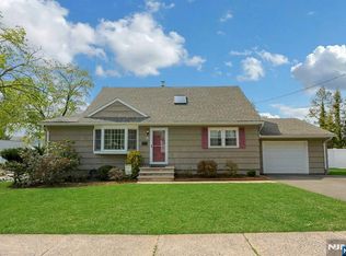 16 Addicks Rd, Westwood, NJ 07675