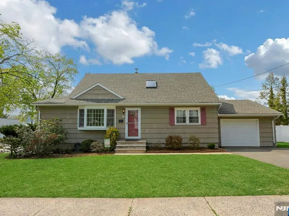 16 Addicks Rd, Westwood, NJ 07675