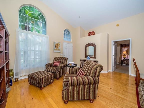 3rd image of 18122 Palm Breeze Dr