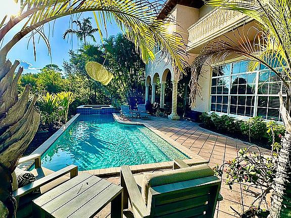 2nd image of 104 Tulip Tree Ct