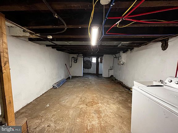 4th image of 1913 E Birch St
