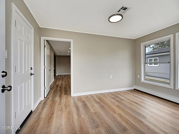 3rd image of 343 Barbados Drive N