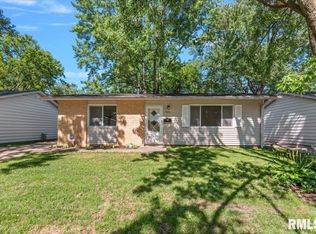 1621 Fairmont Dr, Springfield, IL 62702