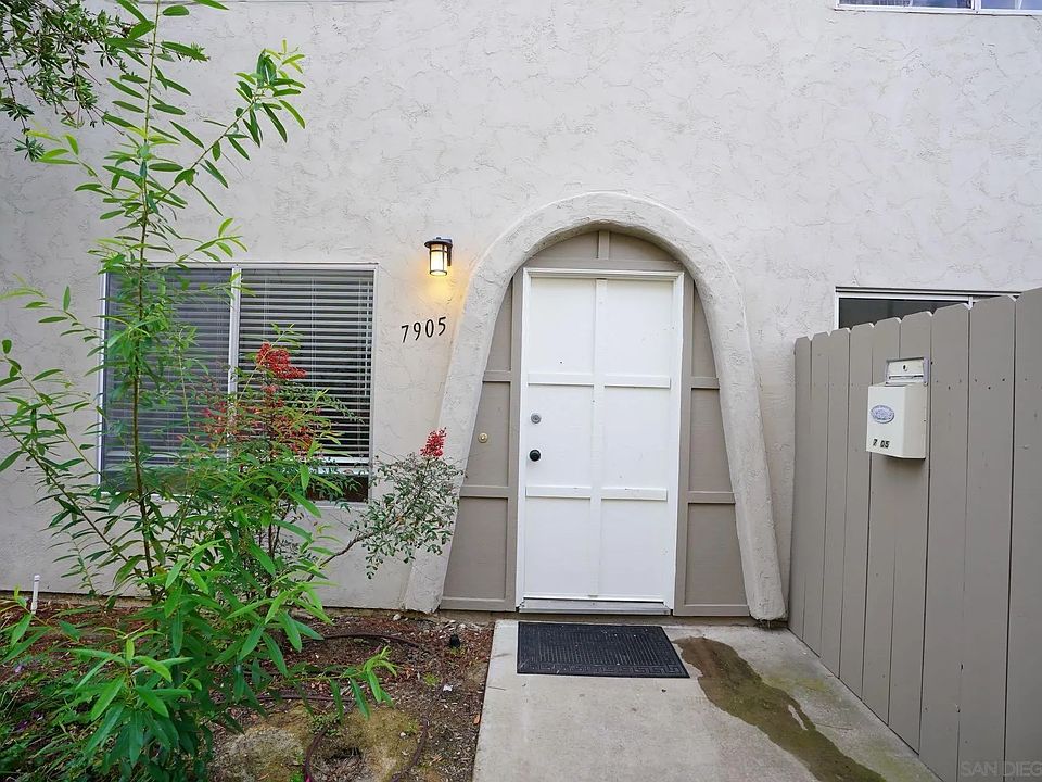 1st image of 7905 Camino Glorita