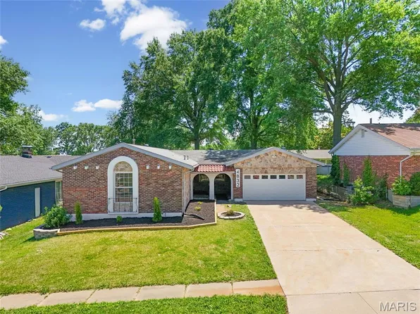 4832 Bluesage Trl, Florissant, MO 63033