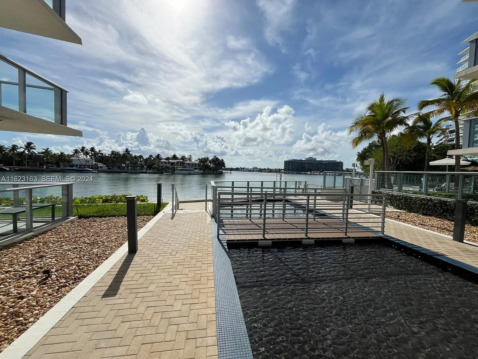 2 bed, 2.0 bath, 1150 sqft, $5,700 — Photo 3