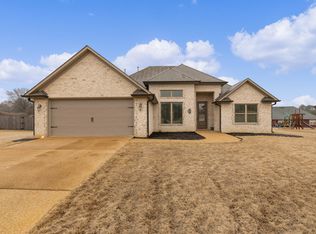 48 Weeping Willow Way, Humboldt, TN 38343