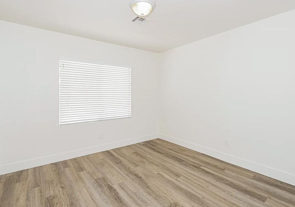 1st image of 8455 Baker Dr #33-2007-2007