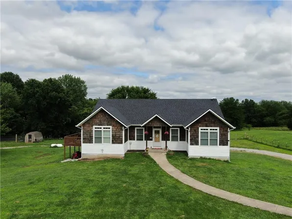 657 SW 701st Rd, Centerview, MO 64019