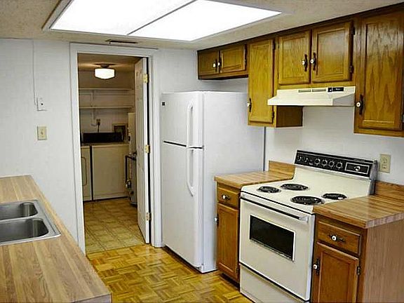 4th image of 7972 Valley Farms Ct