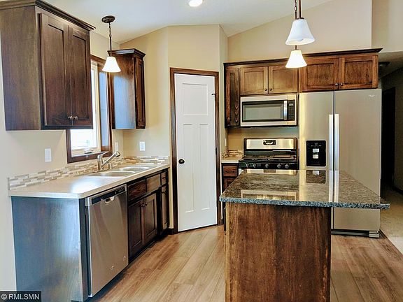 4th image of 2068 Red Oak Ln
