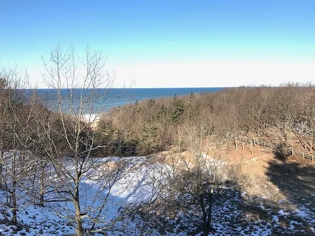 5-15 minutes from a variety of local State parks including PJ Hoffmaster Park.