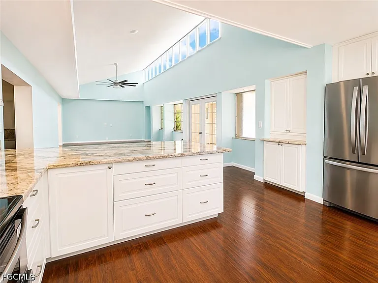 8512 Chatham St — Photo 7