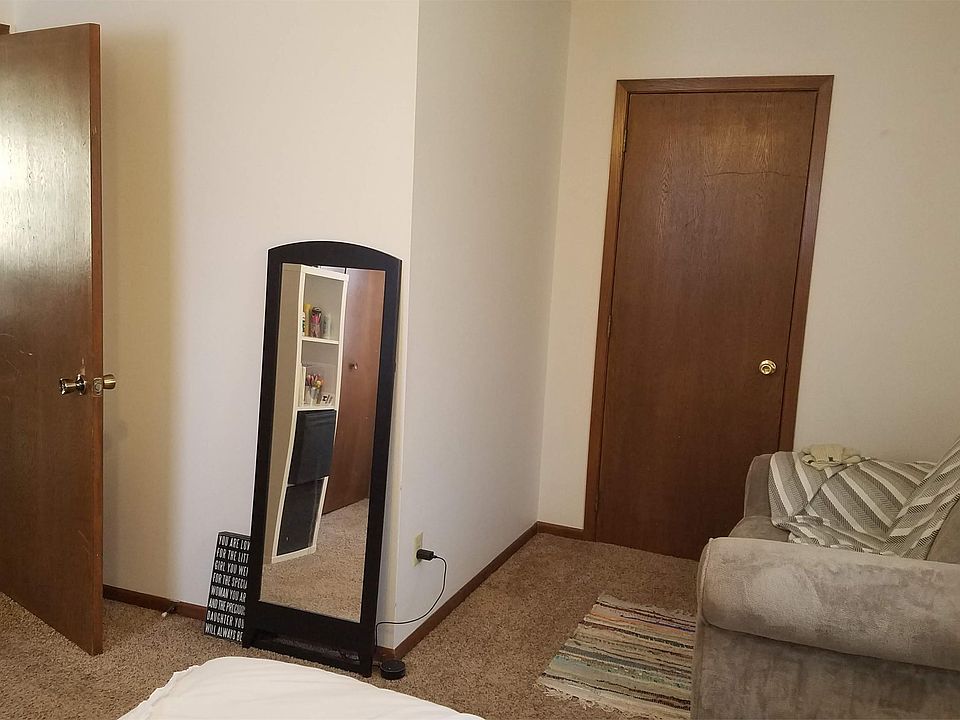 1902 Shelden - 1st Bedroom (1)