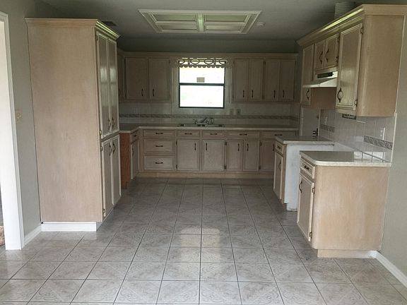 Kitchen opposite Dining