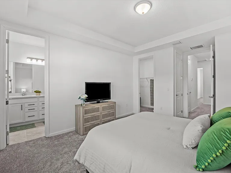 276 SW Sally Way — Photo 21