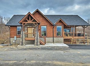 772 Village Loop, Gatlinburg, TN 37738