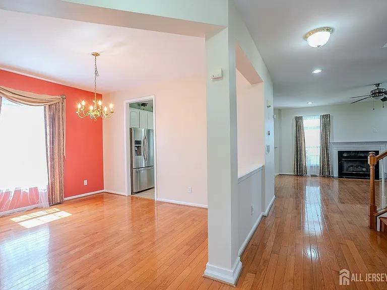 31 Hawthorn Dr — Photo 8