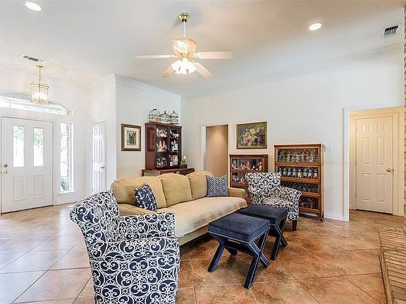 2nd image of 207 Seneca Dr