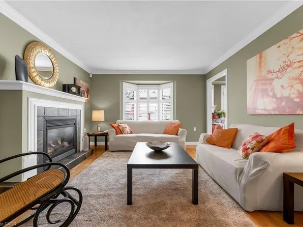 50 Spadara Dr, Hamilton, ON L9B 2K3